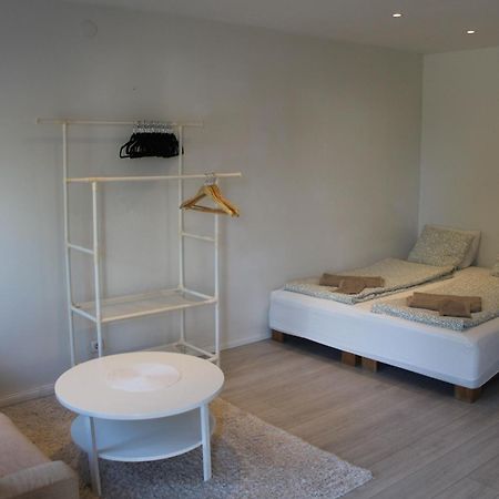 Cozy City Stay Steps From The Beach & Transit Abbekas Exterior photo